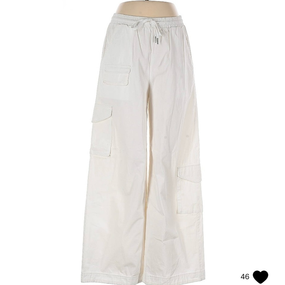 White Wide-Leg Cargo Pants